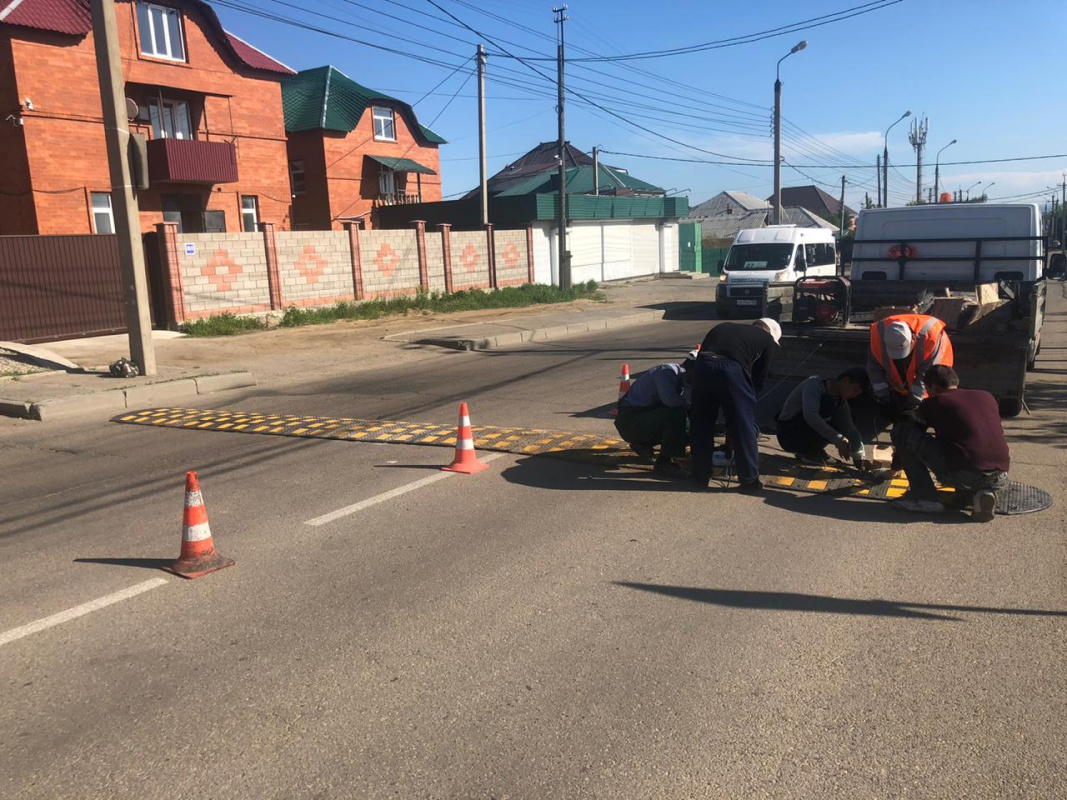 Крепление искусственной неровности к проезжей части, г. Иркутск